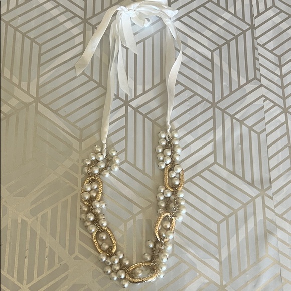 Plunder Jewelry - Plunder Gold and White Pearl Necklace
